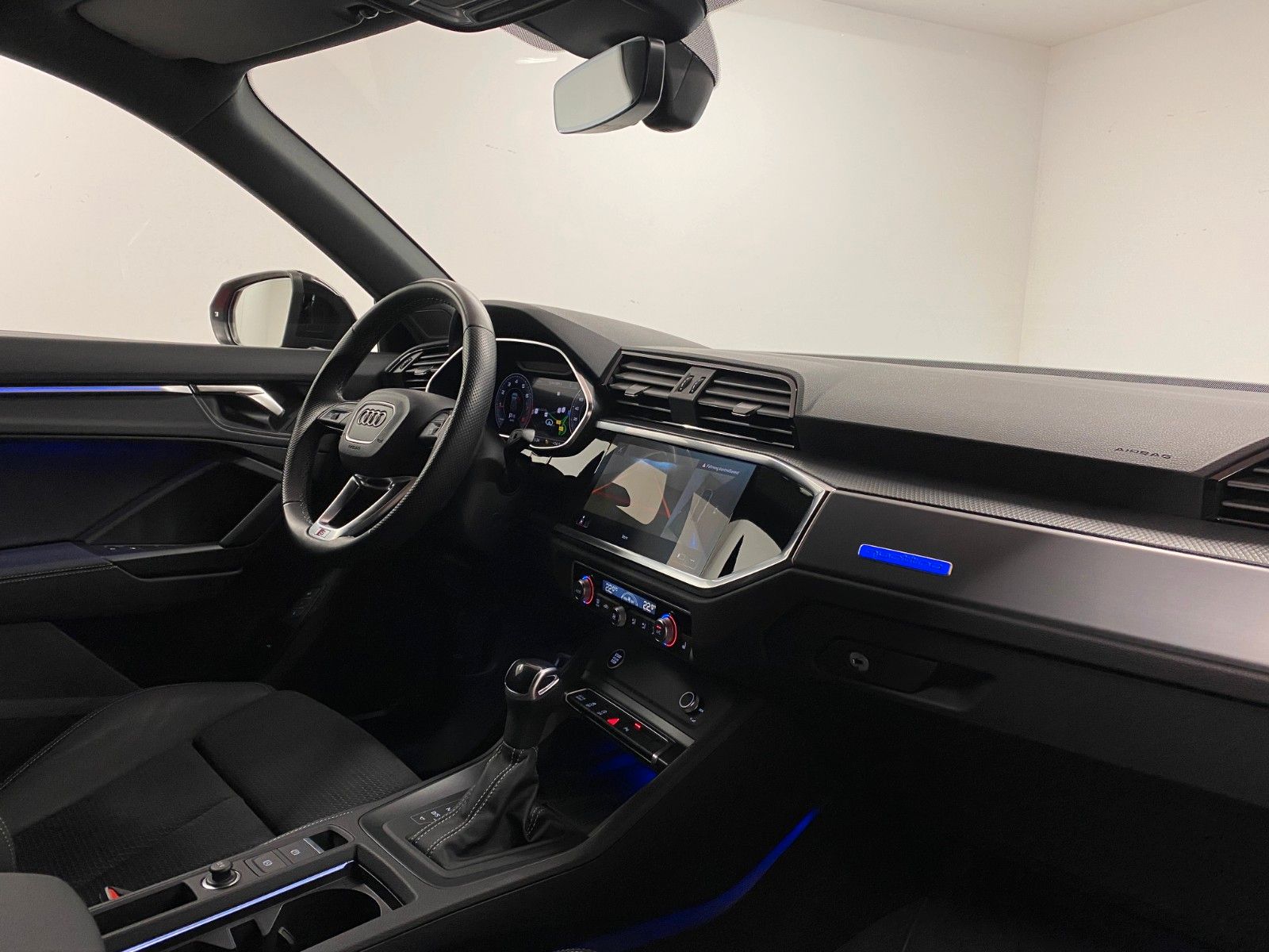 Audi Q3 45 TFSI quattro 2xS line+Matrix+Standhzg+360°