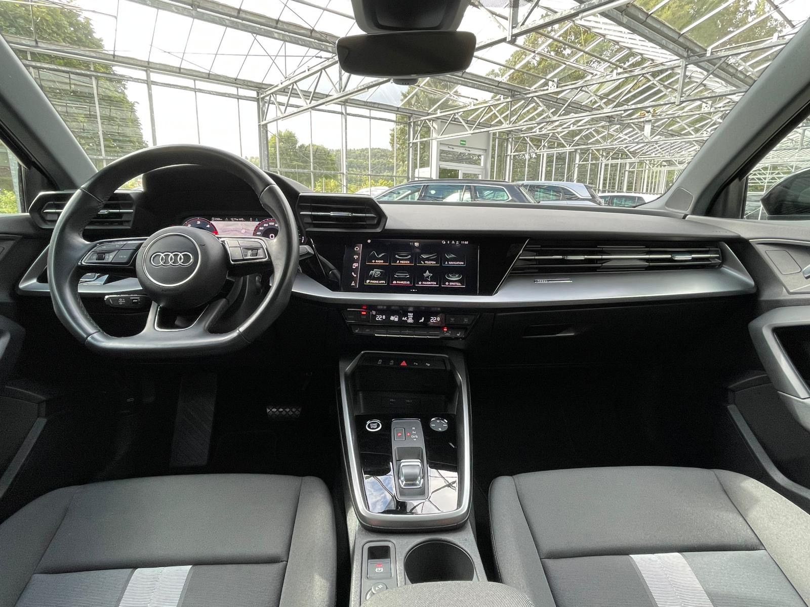 Audi A3 Spb 35 TDI S-tronic S-Line Nav LED Assist 17"