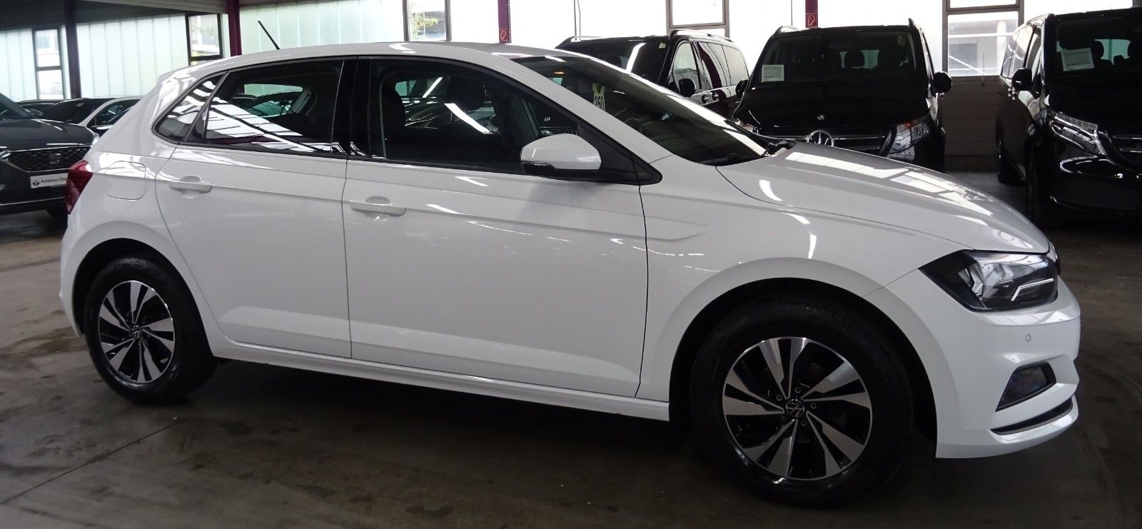 Volkswagen POLO 1.0 TSI Comfortline - Samsaru's Car Outlet