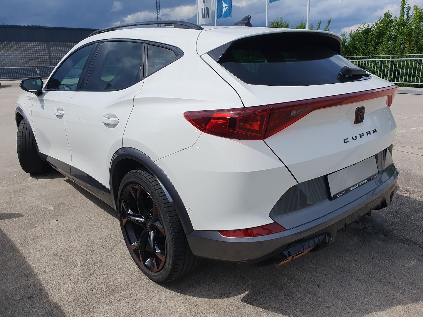 Cupra Formentor VZ 1.4 e-hybrid - Samsaru's Car Outlet