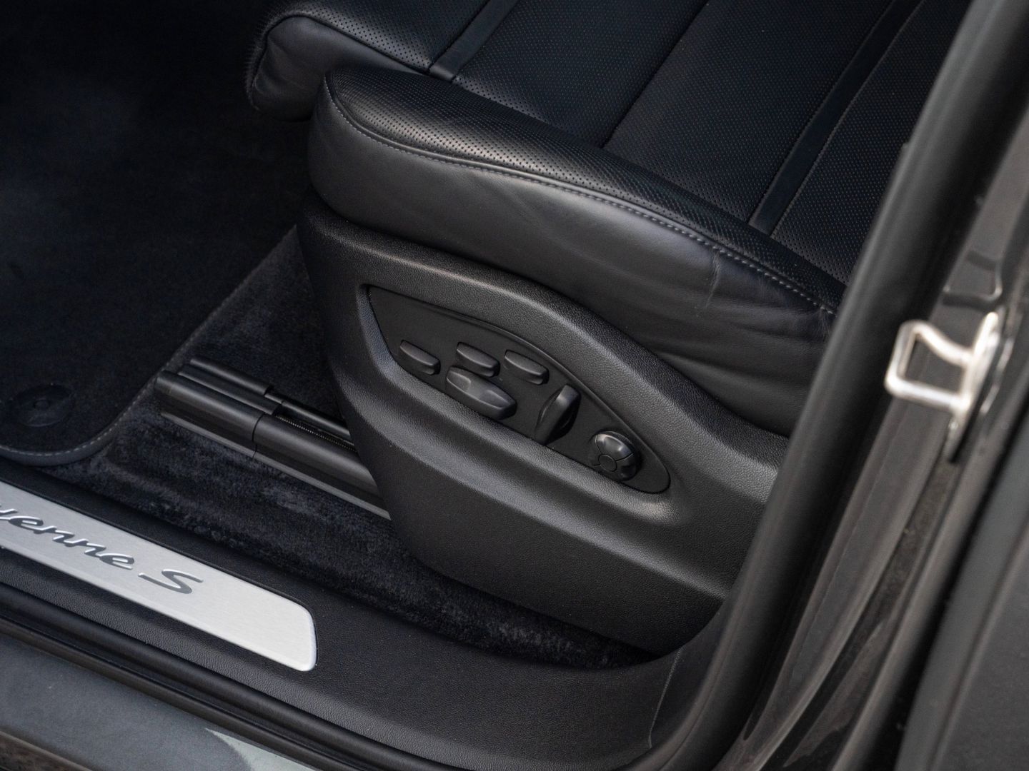 Porsche Cayenne S Coupe HeadUp InnoDrive Beifahrerdispla