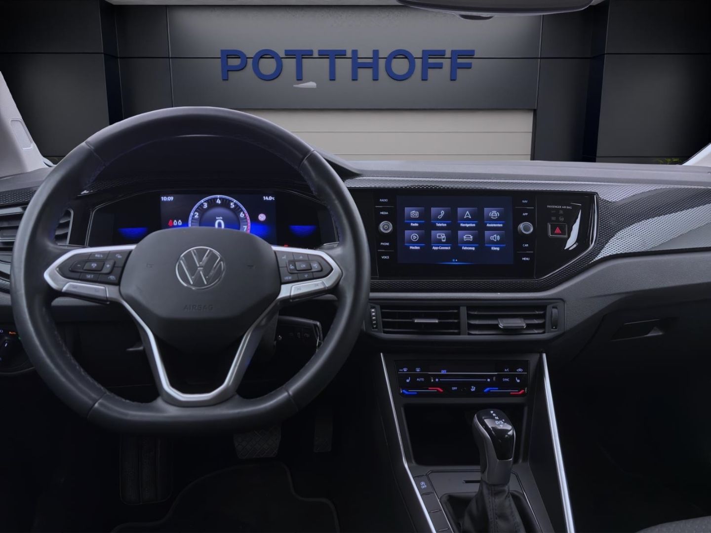Volkswagen Polo 1.0 TSI DSG LIFE - Samsaru's Car Outlet