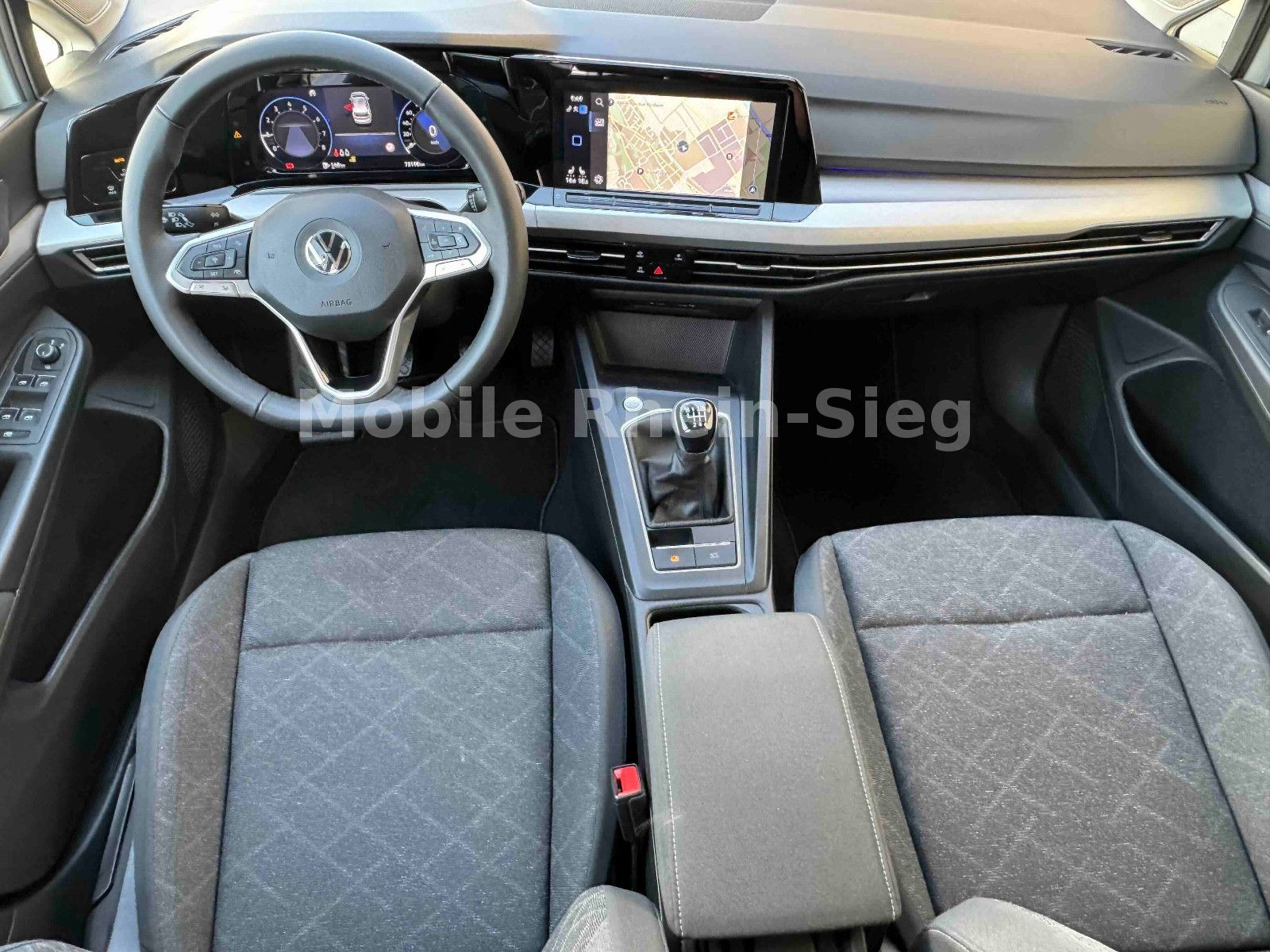 Volkswagen Golf VIII Lim. Life - Samsaru's Car Outlet