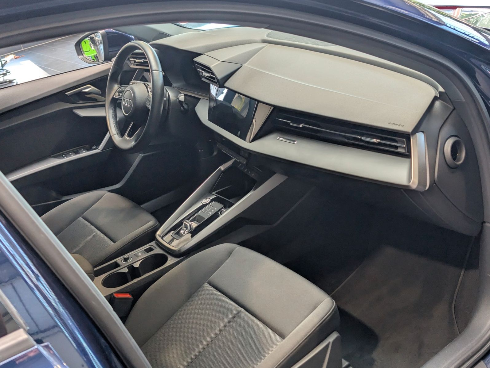 Audi A3 30 TFSI Limousine S tronic advanced - Samsaru's Car Outlet