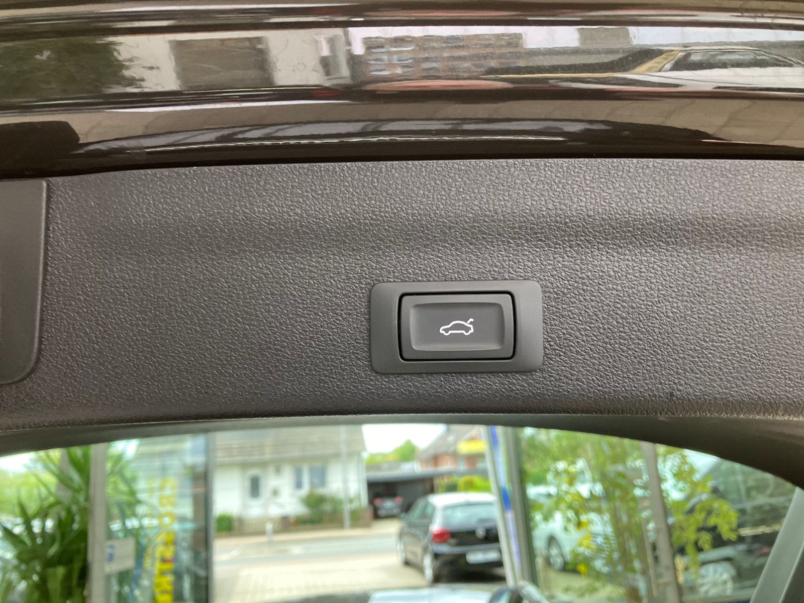 Audi A6 Avant 45 TDI quattro design - Samsaru's Car Outlet