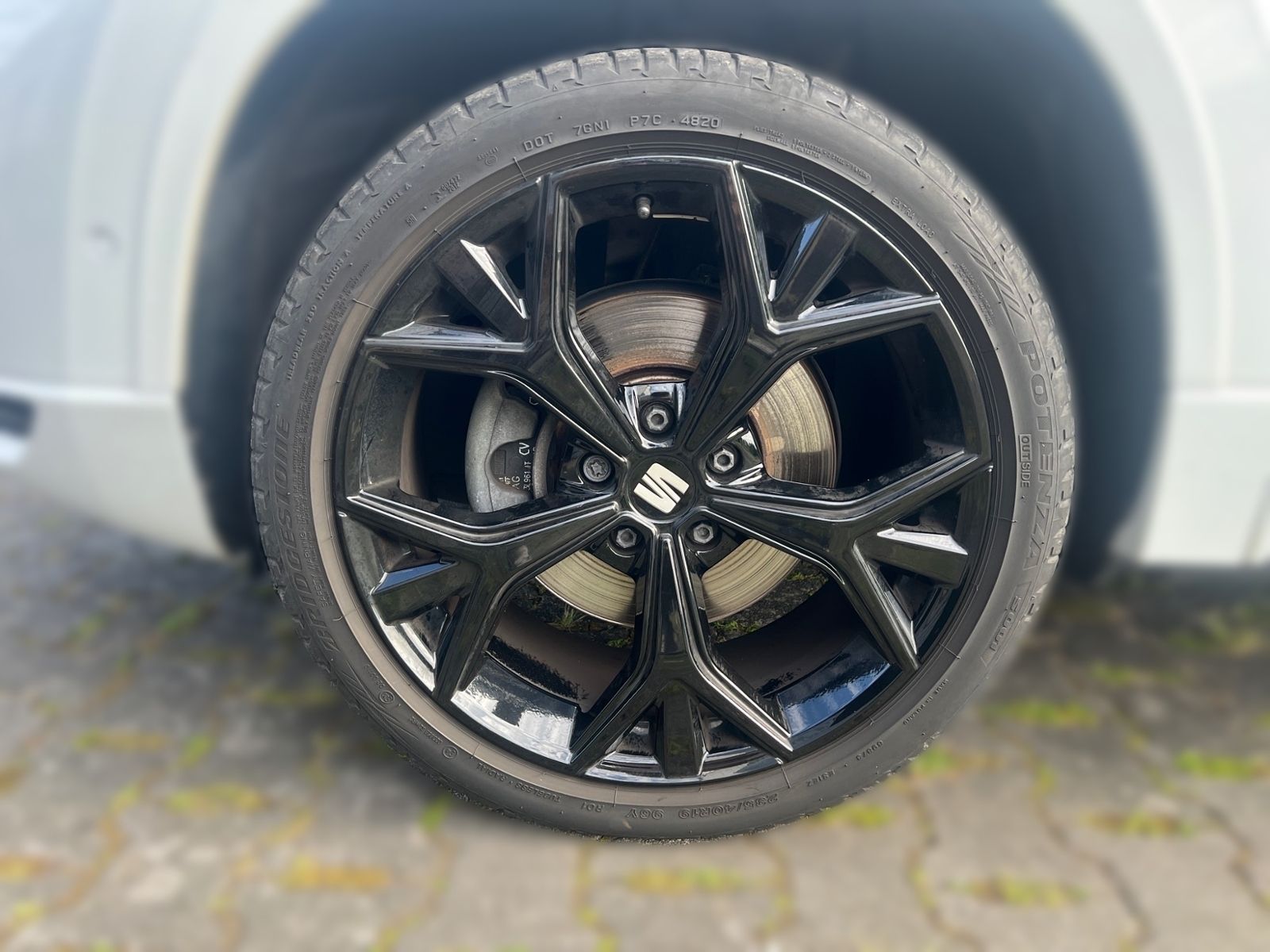 Seat Ateca FR 1.5TSI 110kW (150PS)*DSG*AHK*PANO*NAVI*