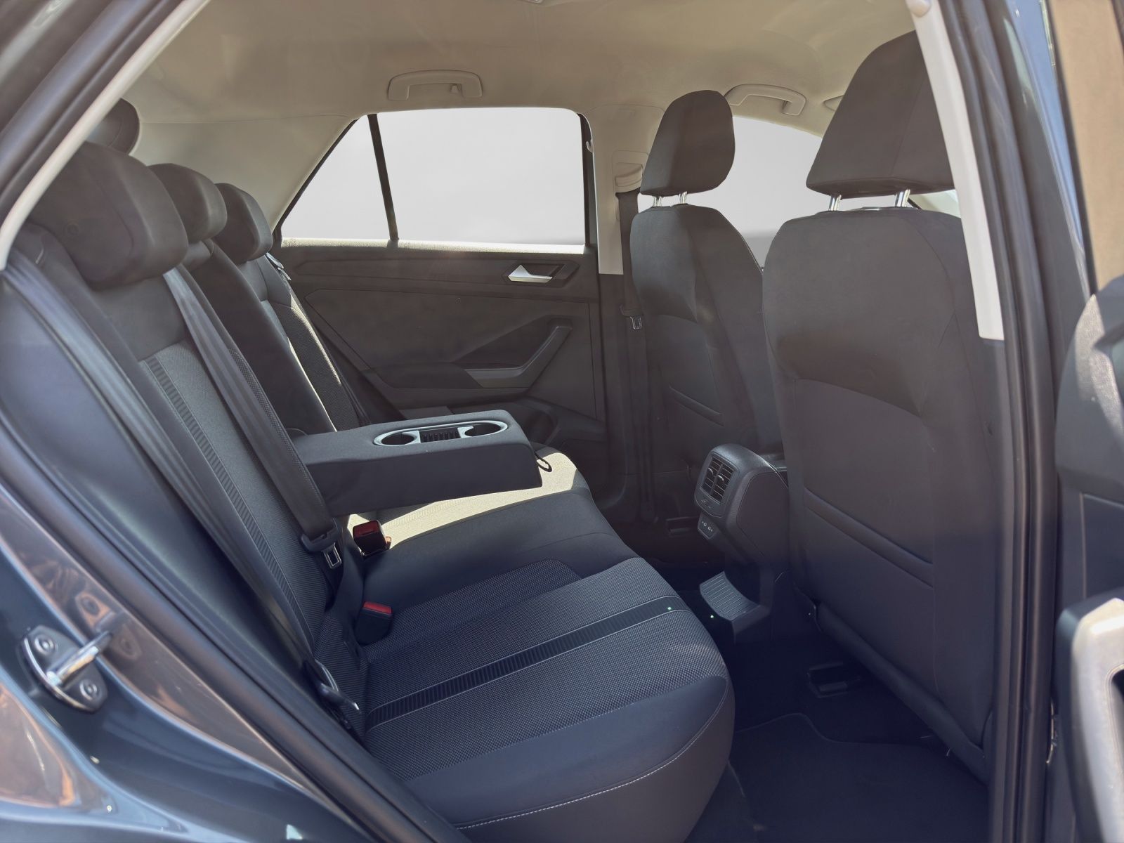 Volkswagen T-Roc 1.5 TSI DSG LIFE - Samsaru's Car Outlet