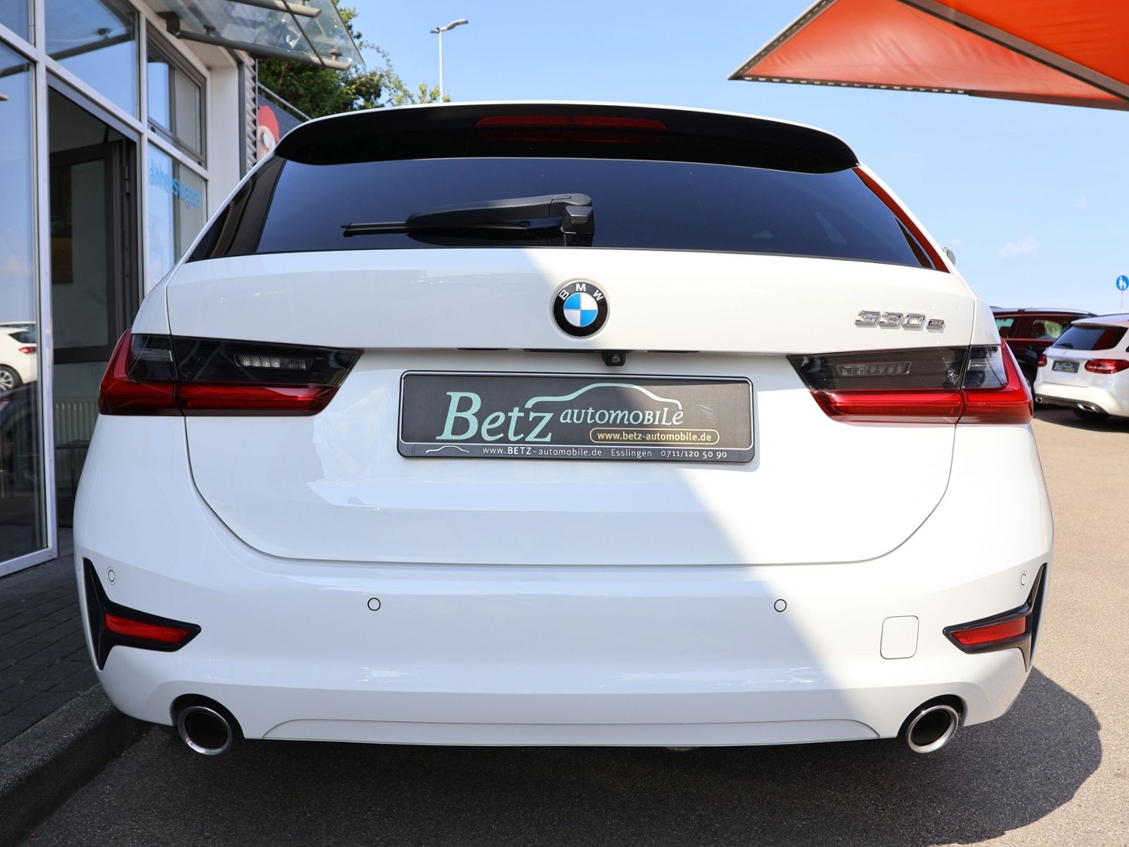 BMW 330 e Touring Advantage - Samsaru's Car Outlet