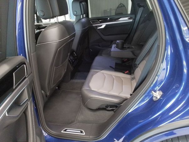 Volkswagen Touareg R-LINE BLACK STYLE 3.0TDI - Samsaru's Car Outlet