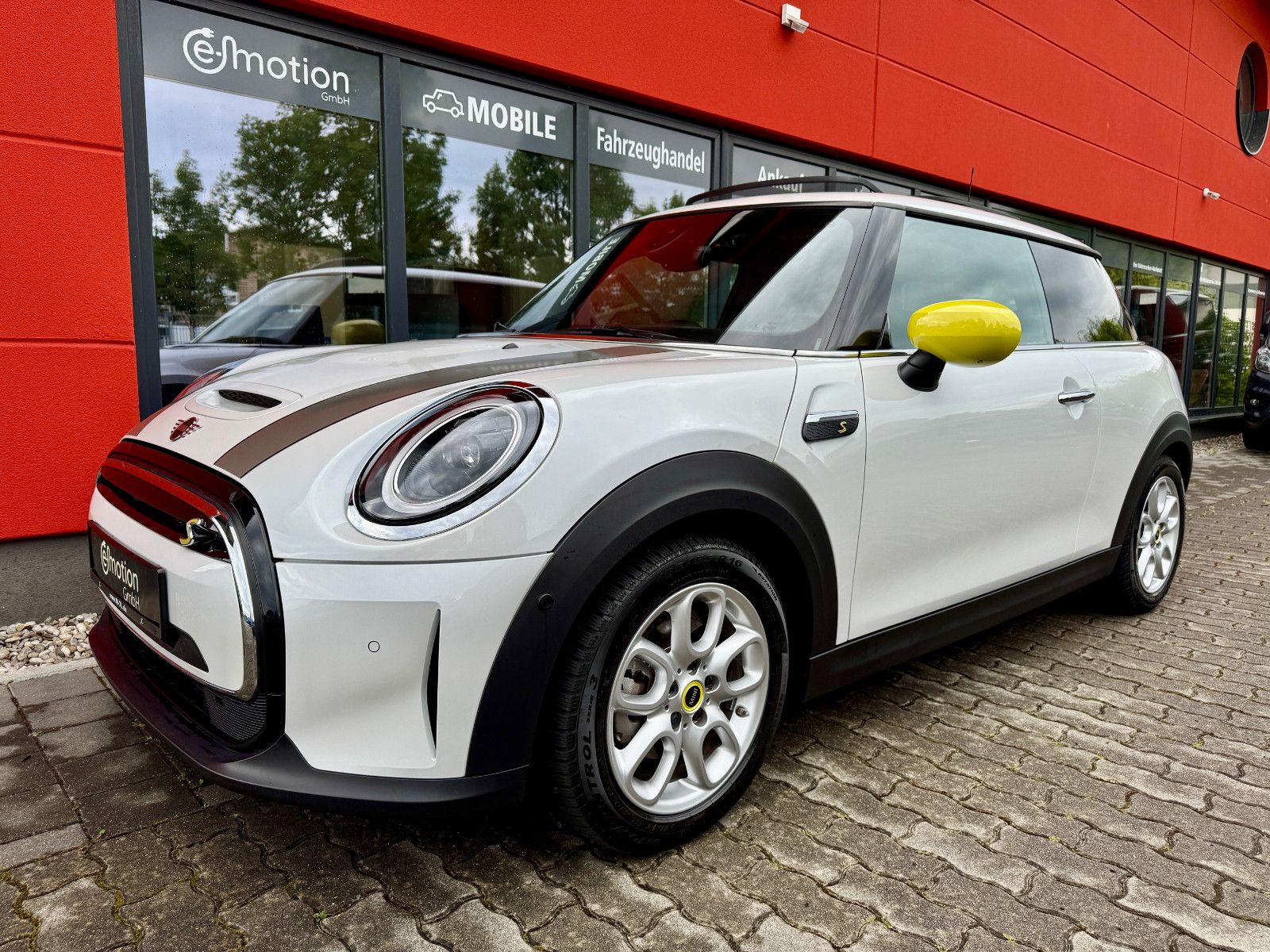 MINI COOPER SE Electric - Samsaru's Car Outlet