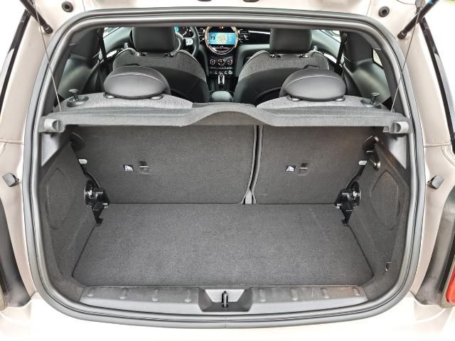 MINI Cooper Aut. Classic - Samsaru's Car Outlet