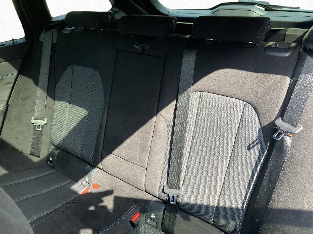 BMW 330i xDr T M Sport Pano,AHK,St+Go,360°,AdLED