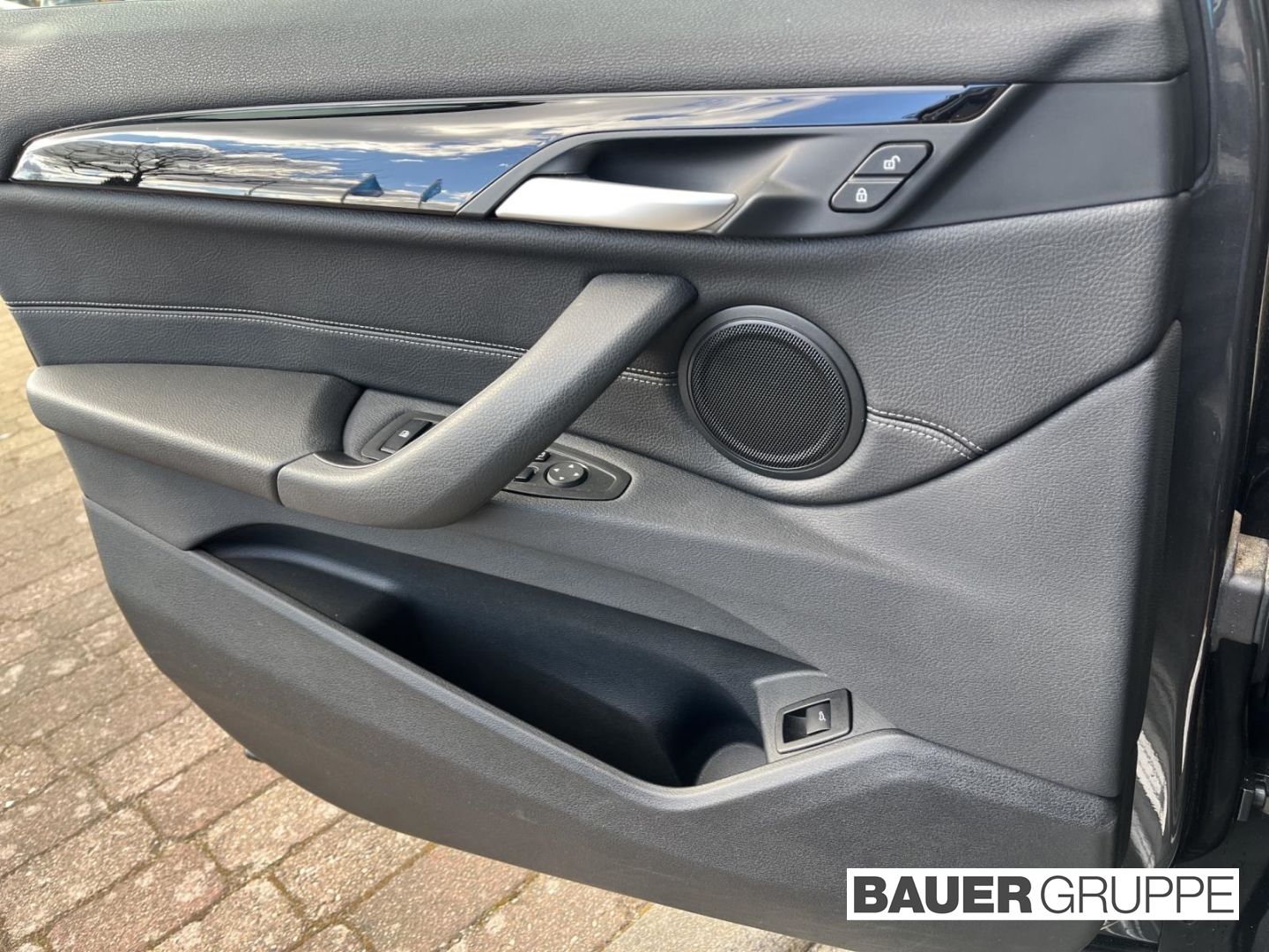 BMW X1 xDrive 20 d Sport Line - Samsaru's Car Outlet