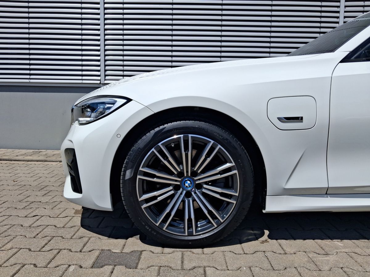 BMW 320e Lim M Sport - Samsaru's Car Outlet