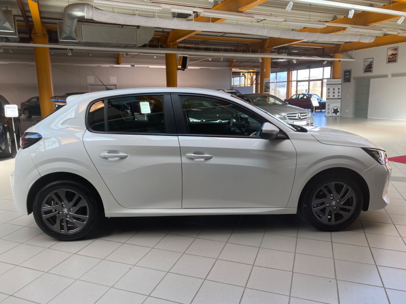 Peugeot 208 Active Pack - Samsaru's Car Outlet