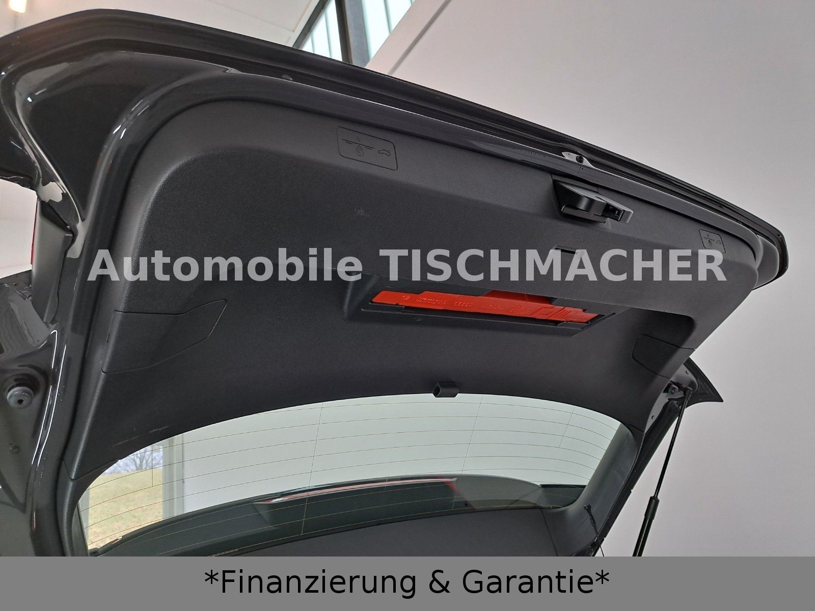 Volkswagen Golf VIII DSG - Samsaru's Car Outlet