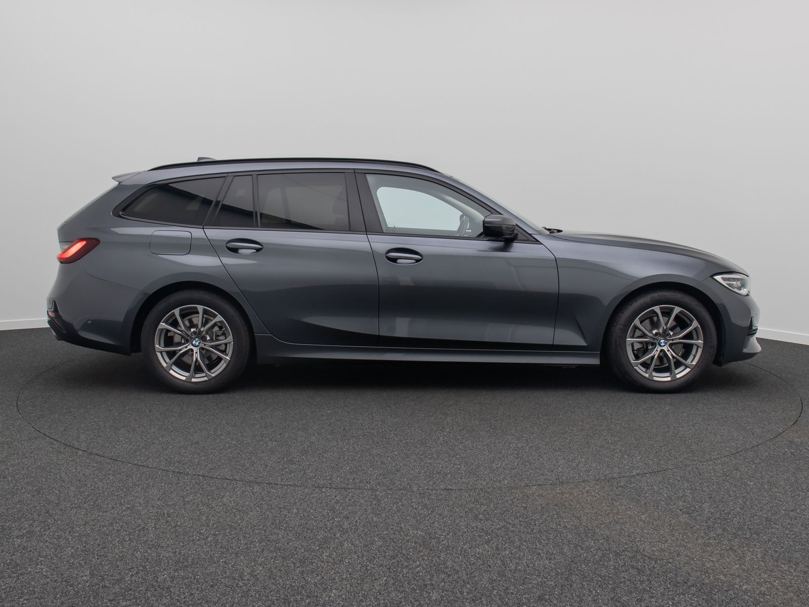 BMW 320d xD Sport Line - Samsaru's Car Outlet