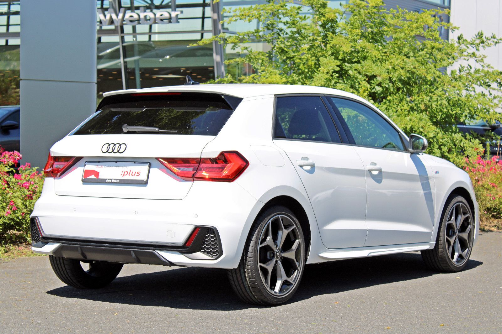 Audi A1 Sportback 25TFSI S-line Black - Samsaru's Car Outlet