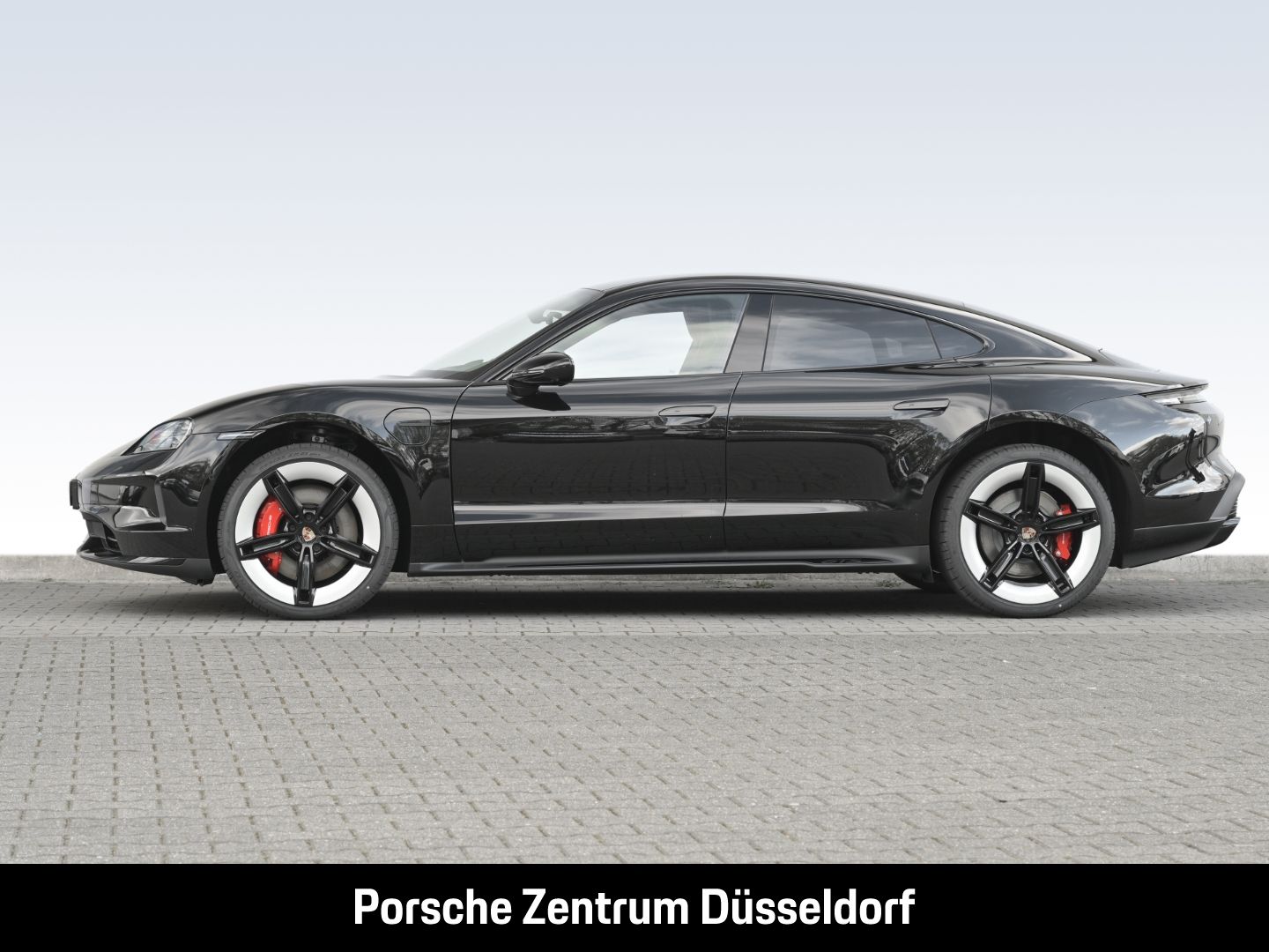 Porsche Taycan GTS Active-Ride InnoDrive HUD Soft-Close