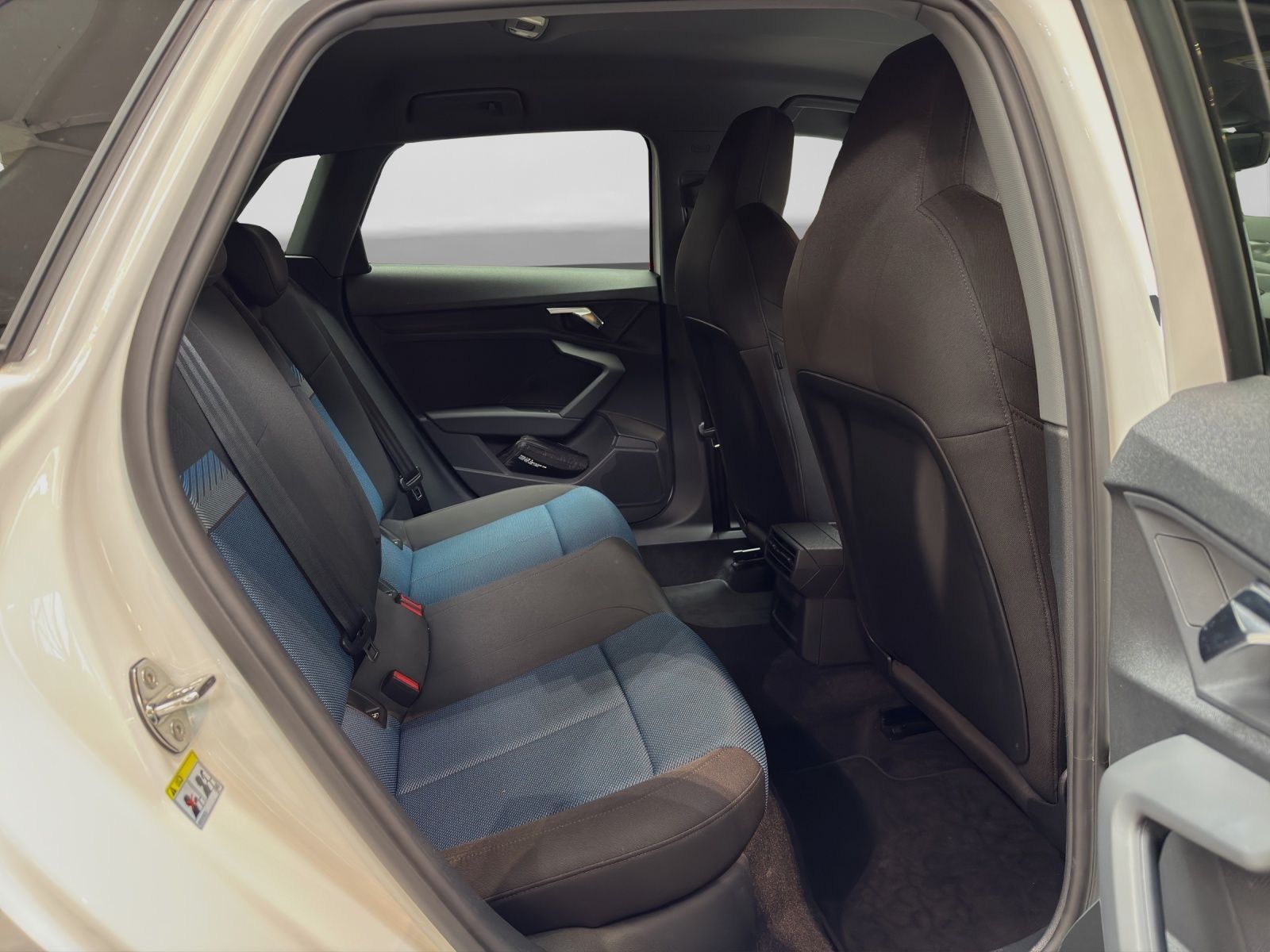 Audi A3 Sportback 45 TFSIe S LINE LED SITZHZ GJR LM17