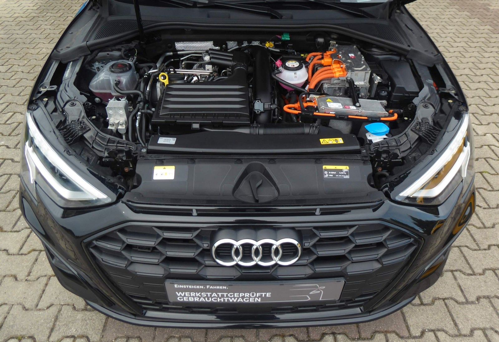 Audi A3 Sportback 45 TFSIe S-LINE/HEAD-UP/VIRTUAl/18"