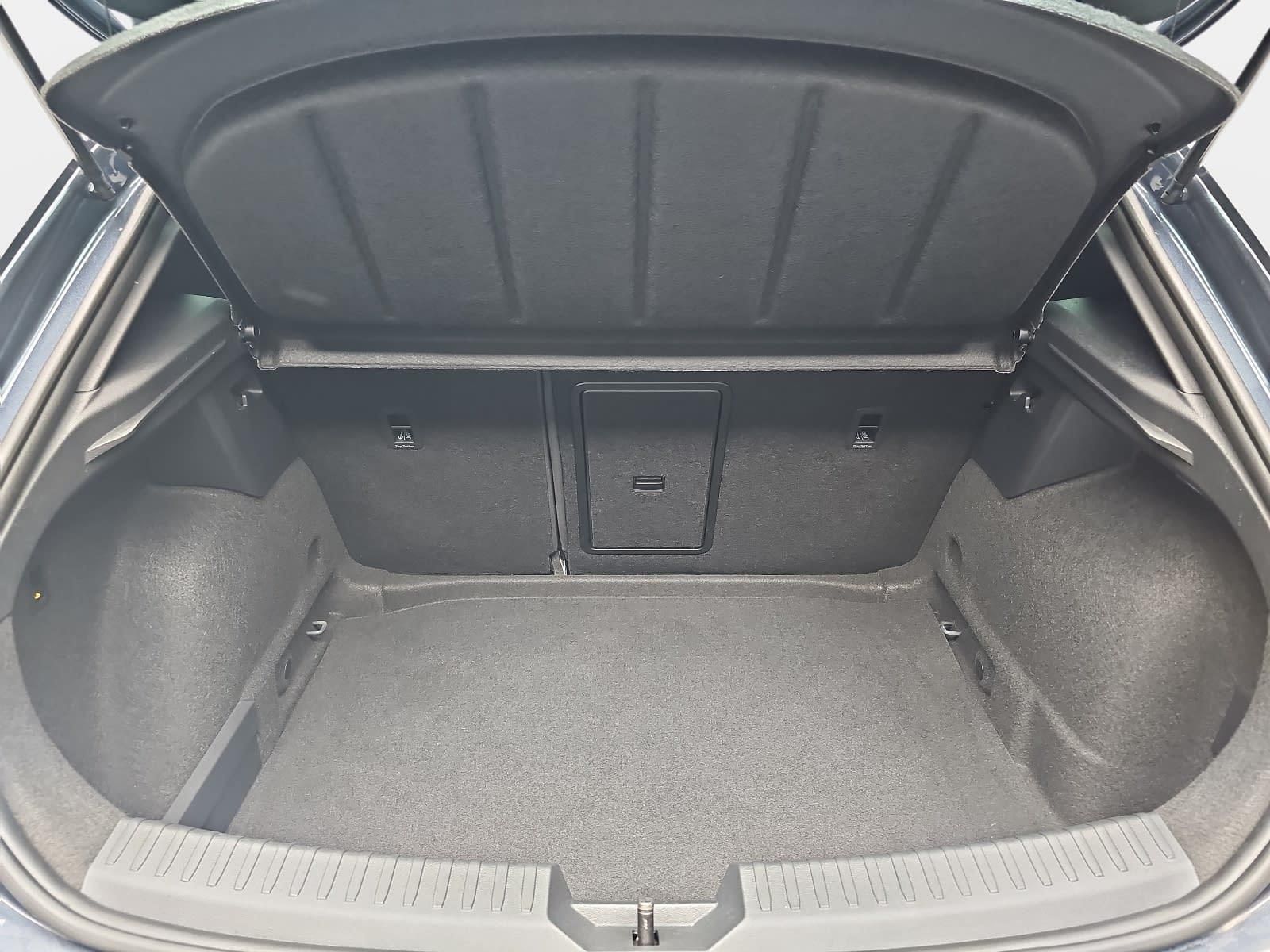 Seat 1.5 ETSI DSG FR NAVI LED PANO LM17