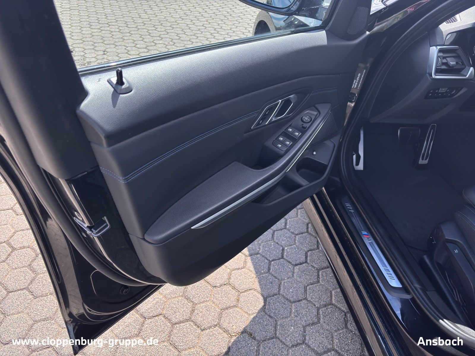 BMW 330e M Sportpaket - Samsaru's Car Outlet