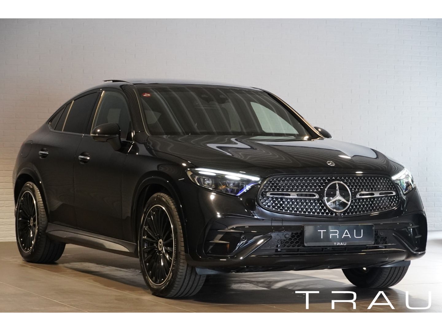 Mercedes-Benz GLC 220 d AMG Coupe Pano Luft HUD AHK 4Radlenkun