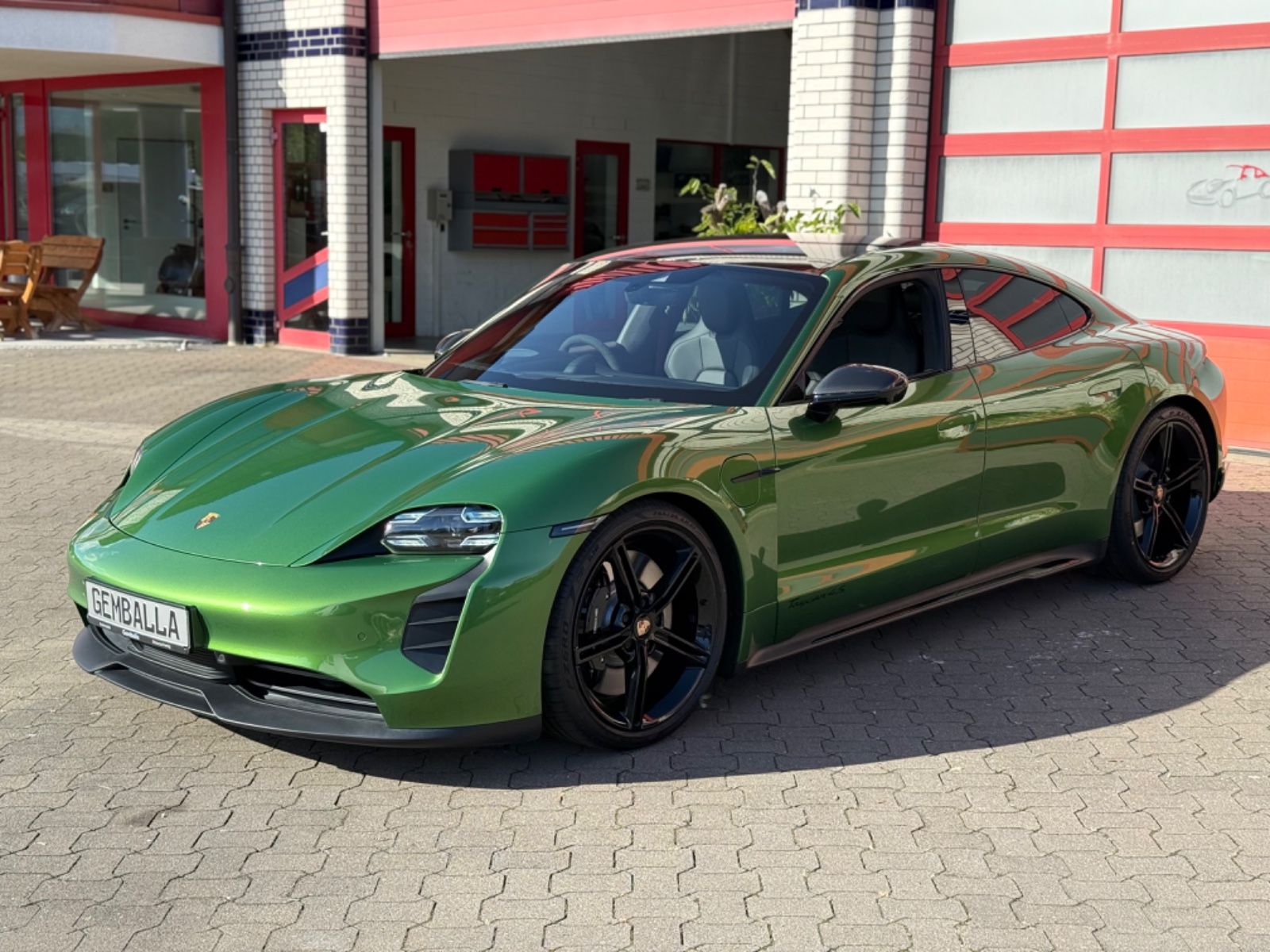 Porsche TAYCAN 4S RHD RECHTSLENKER, PANO, BOSE