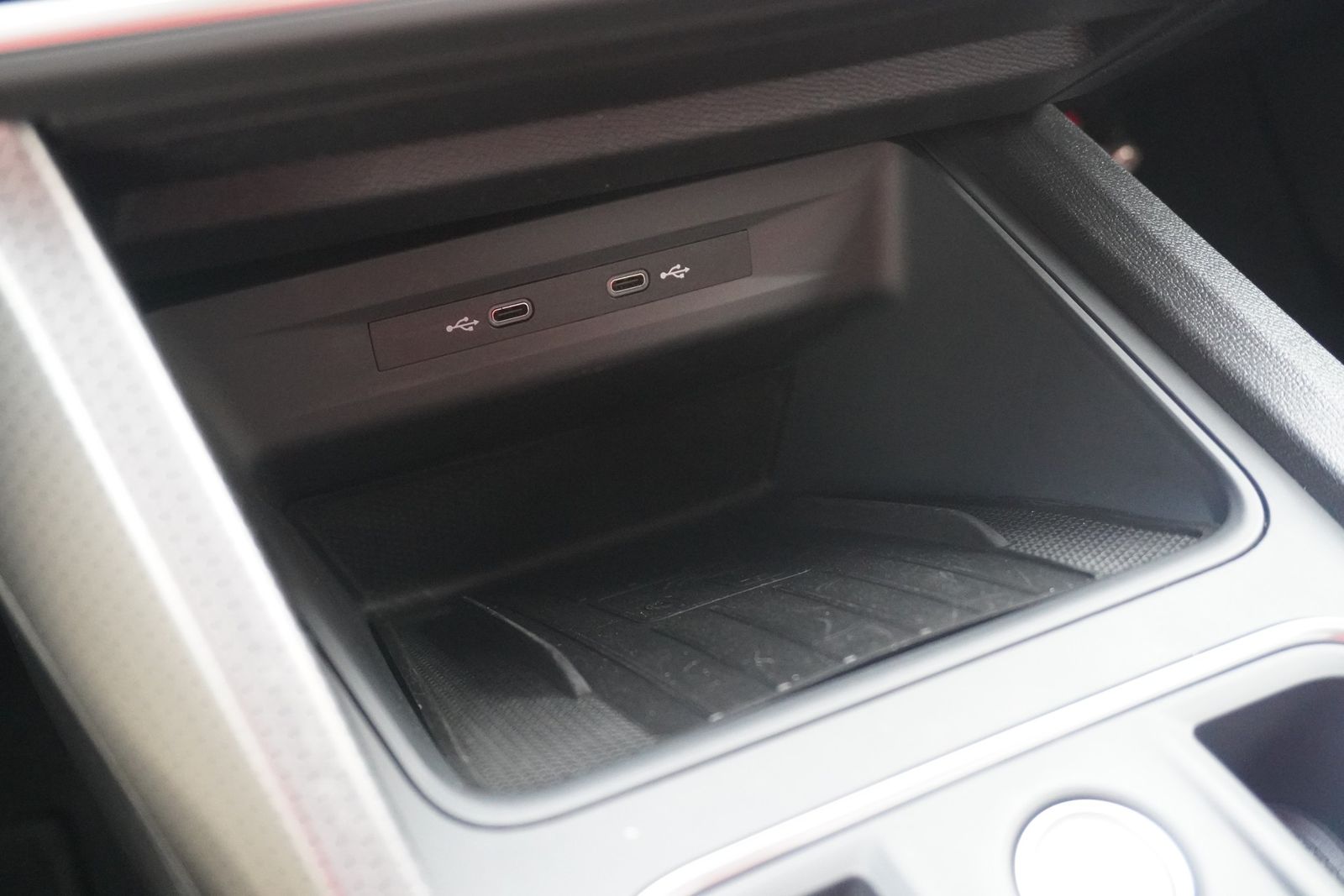 Seat Leon ST 2.0 TDI DSG LED Navi ACC DAB AHK Kamera
