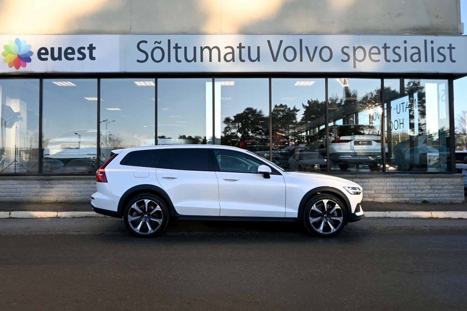 Volvo V60 Cross Country B&W HUD MASSAGE ULTIMATE FULL