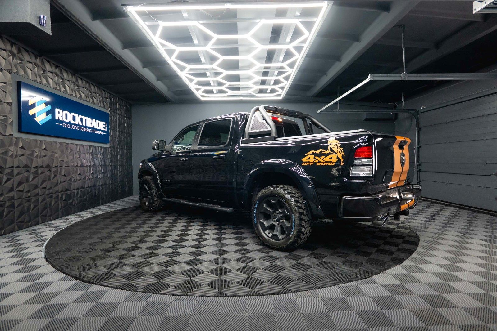 Dodge RAM 5.7 V8 HEMI 4x4 OFFROAD Night-Paket *LED*19%