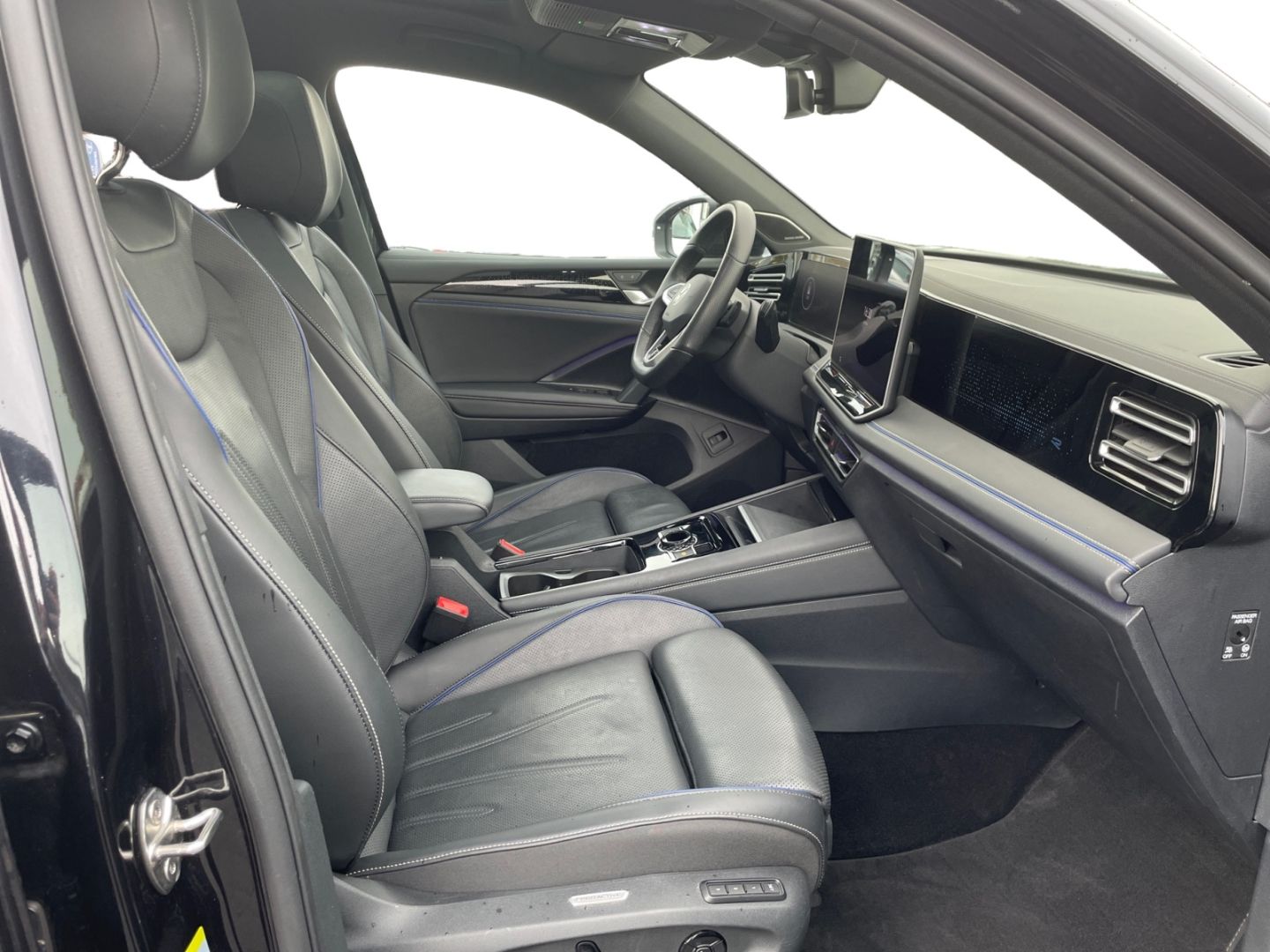 Volkswagen Tiguan R-Line 2.0 TDI BLACK STYLE MATRIX/NAVI/KA