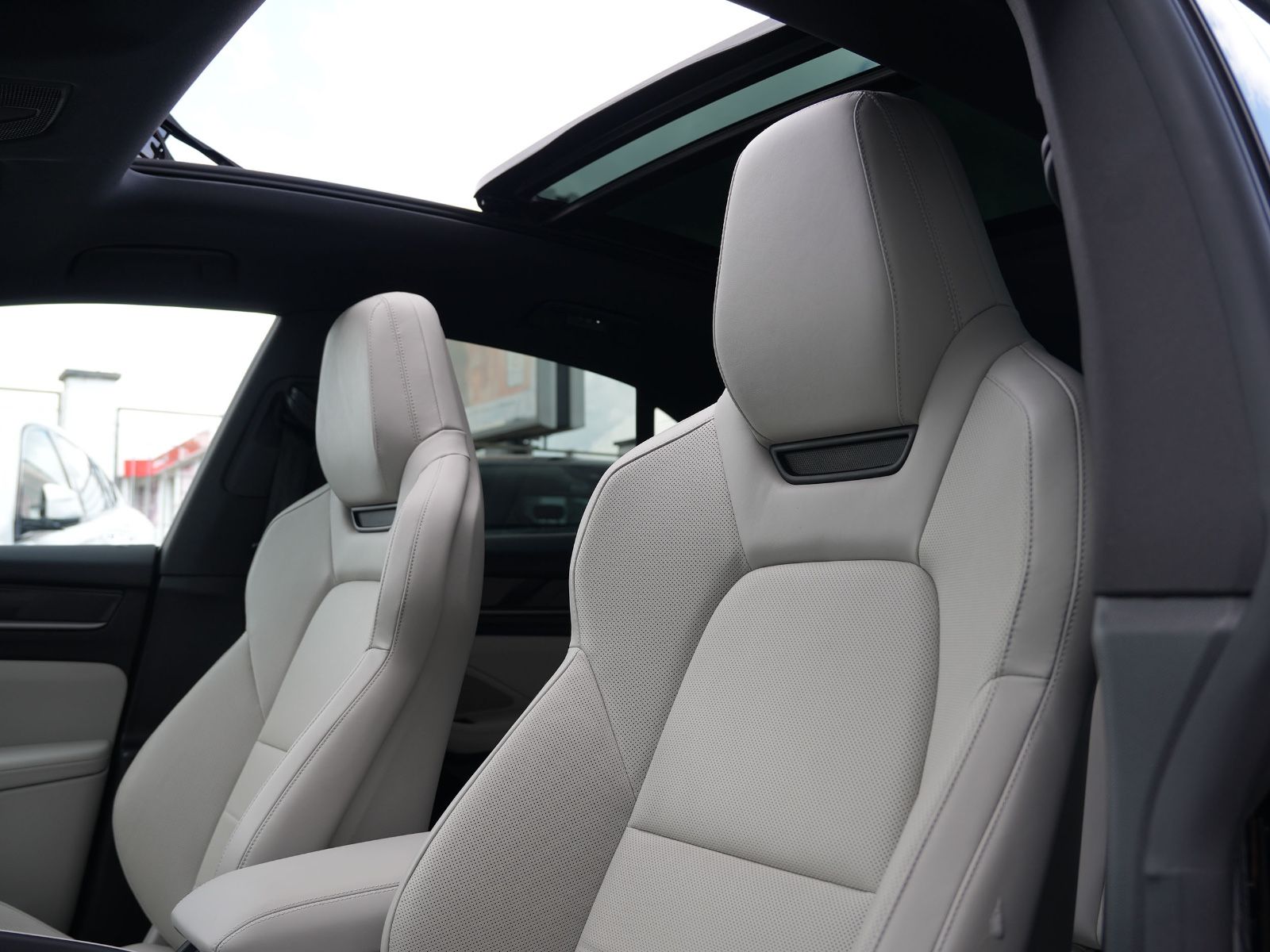 Porsche Macan 4 - Samsaru's Car Outlet