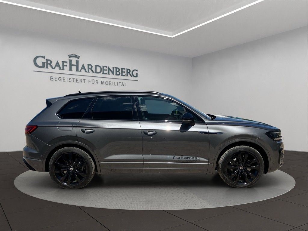 Volkswagen Touareg 3.0 V6 eHybrid OPF 4MOTION R - Samsaru's Car Outlet