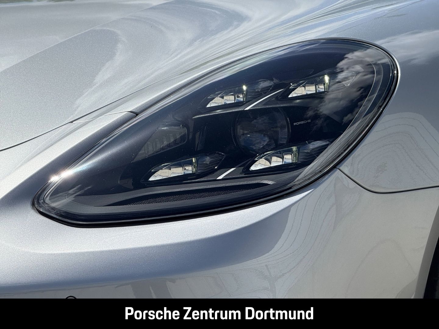 Porsche Panamera GTS Sport Turismo Panorama LED-Matrix