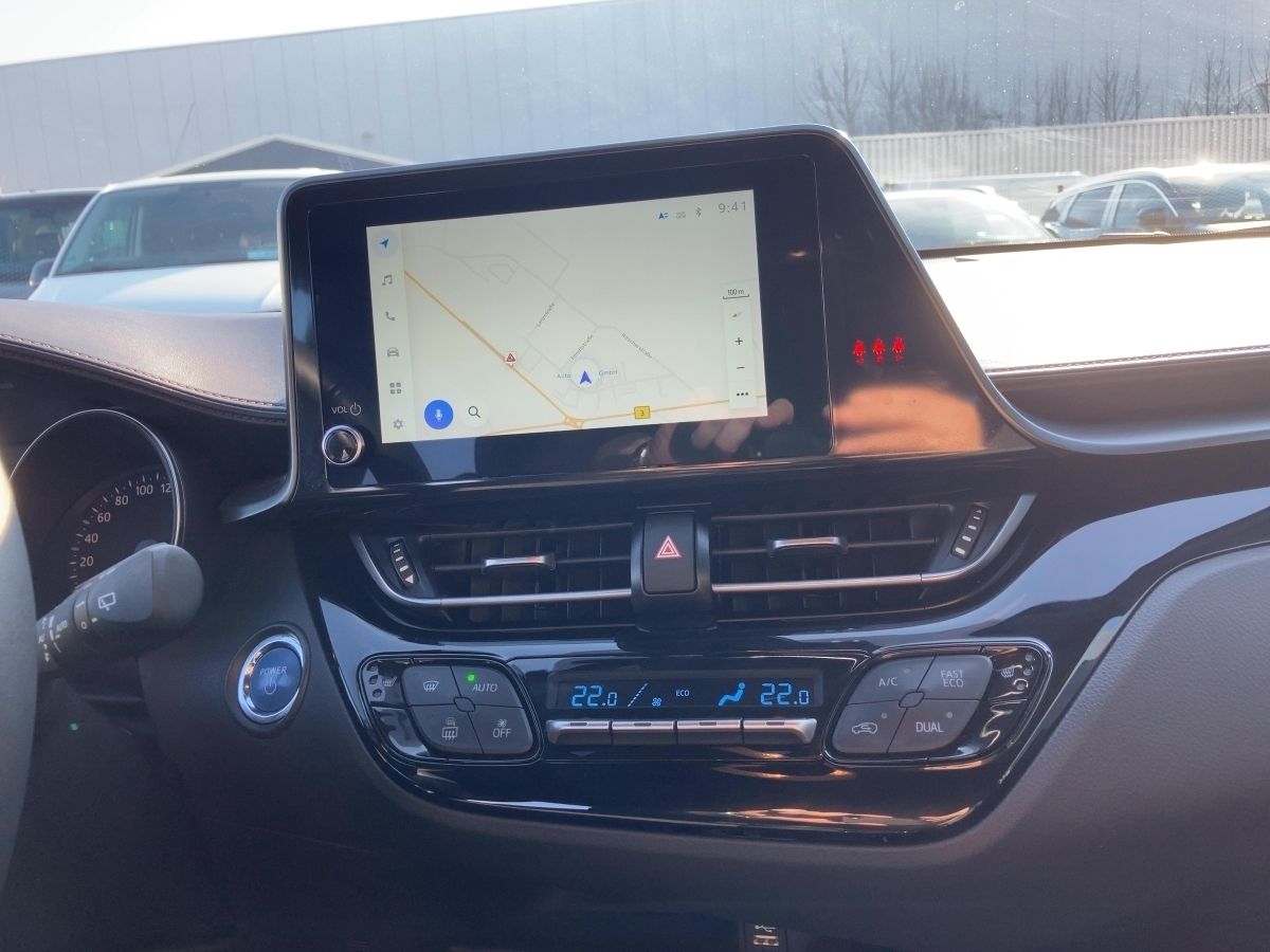 Toyota C-HR 2.0 Hybrid - Samsaru's Car Outlet