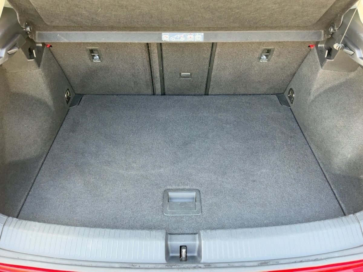 Volkswagen T-Roc 1.5 TSI UNITED - Samsaru's Car Outlet