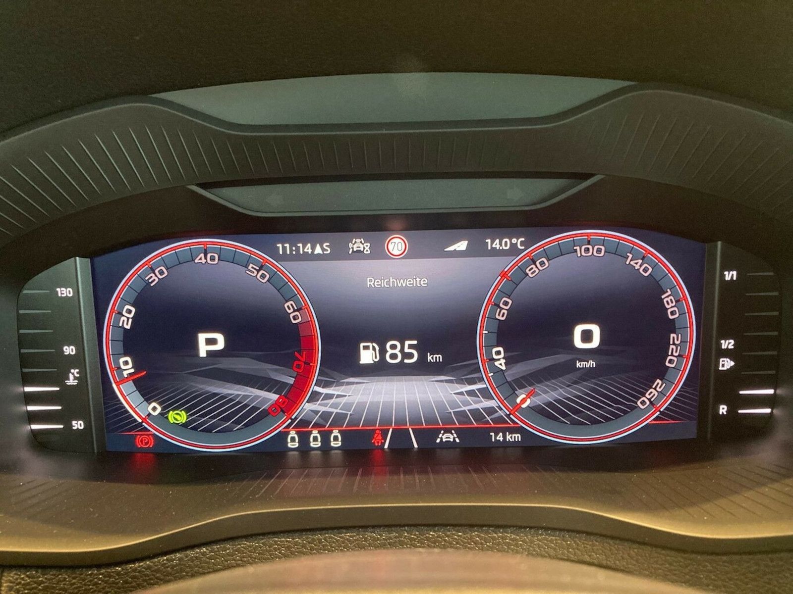 Skoda Karoq Sportline 1,5 TSI DSG*AHK*CANTON*360°*5JG