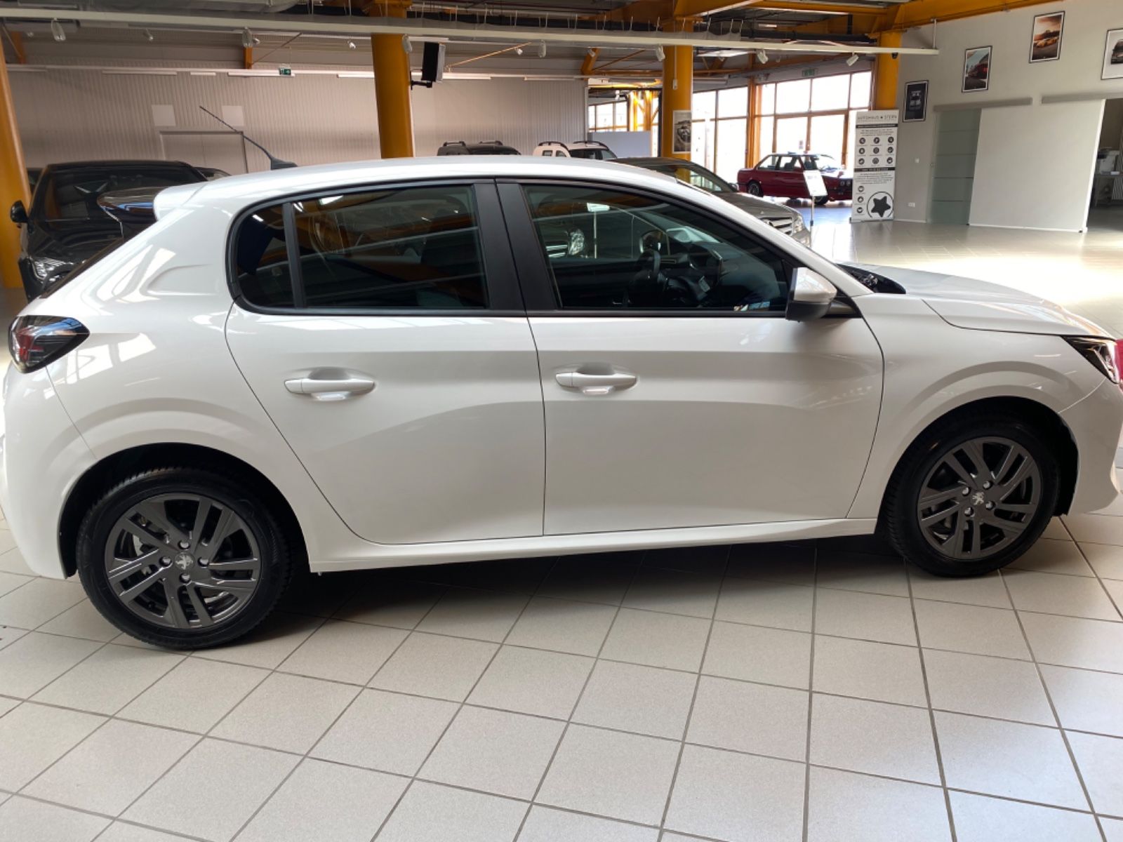 Peugeot 208 Active Pack - Samsaru's Car Outlet