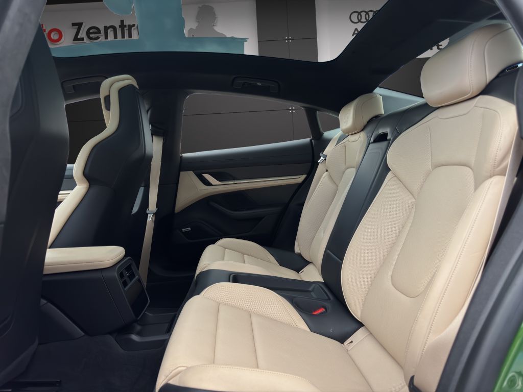 Porsche Taycan Turbo S 761 PS DeutschesFzg NP 223.475EUR