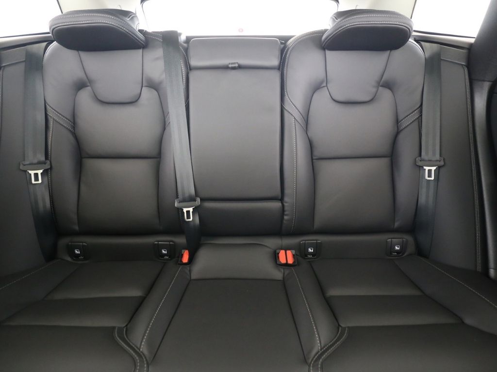 Volvo XC60 Ultra Dark Recharge Plug-In Hybrid AWD T8 T