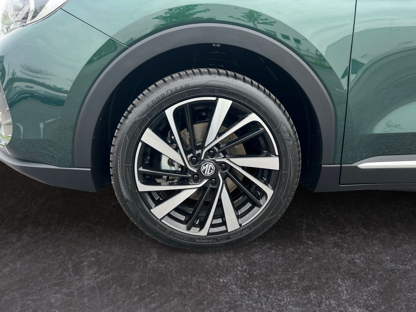 MG ZS Hybrid+ Luxury *LED*360°*Leder*ACC*SHZ*CarPla