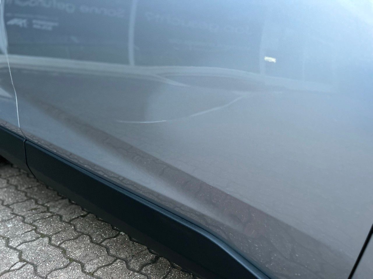 Toyota RAV4 Hybrid - Samsaru's Car Outlet