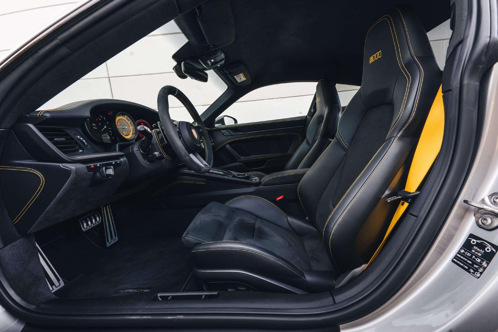 Porsche 992 Dakar / GT-Silver / Carbon / VAT