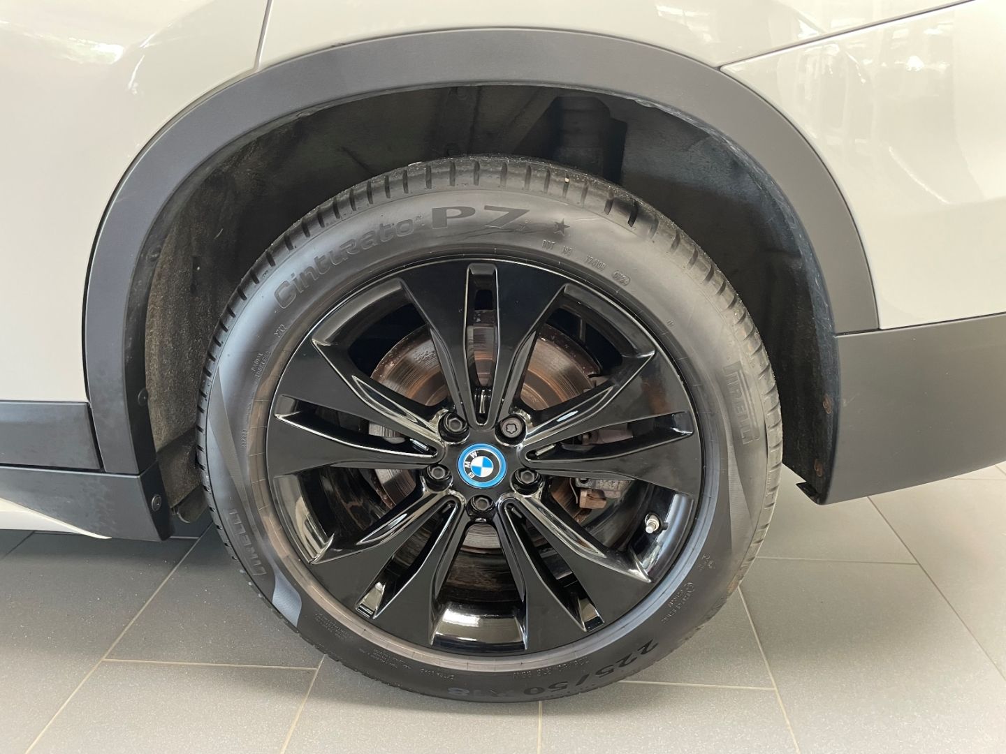 BMW X1 xDrive 25e Sport Line - Samsaru's Car Outlet