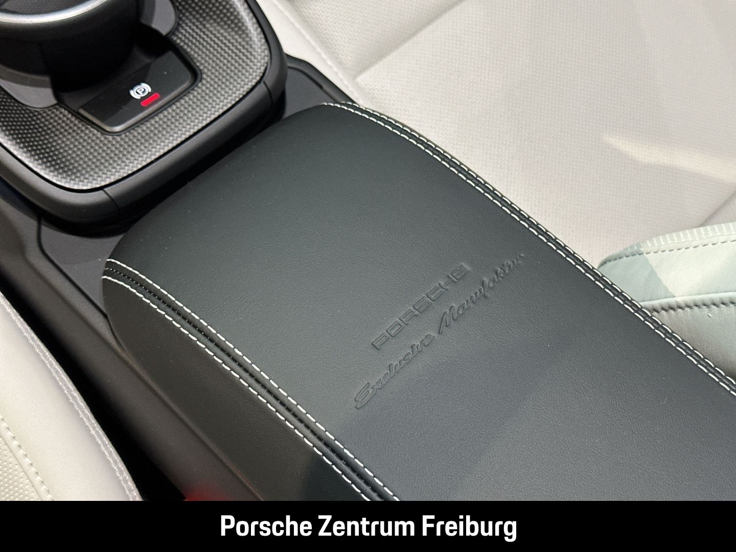Porsche 992 911 Targa 4 GTS Burmester Sportabgasanlage