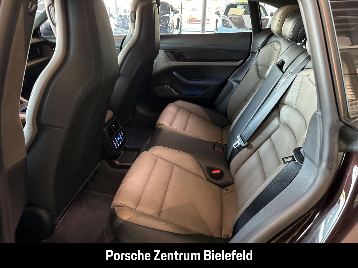 Porsche Taycan Turbo S Cross Turismo Burmester Panorama