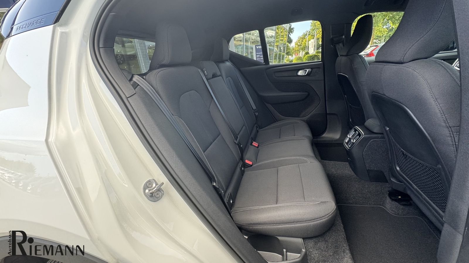 Volvo XC40 Recharge Twin Motor Plus + Winter-Paket