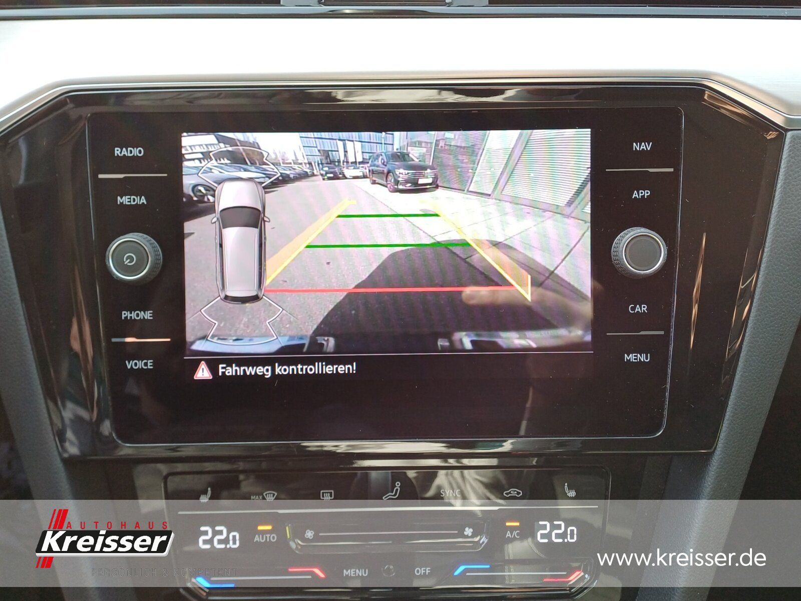 Volkswagen Passat Variant 2.0 TDI Elegance IQ.LIGHT/AHK/NAV